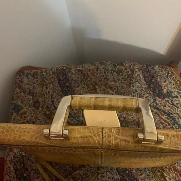 Amelia Berko "70's Vintage" Leather Crocodile print shoulder bag - Picture 3 of 13